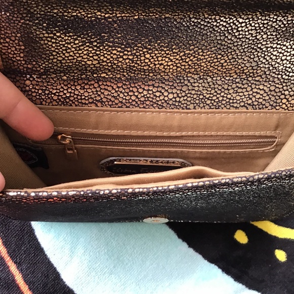 Urban Expressions Convertible Clutch Crossbody bag - Picture 7 of 8